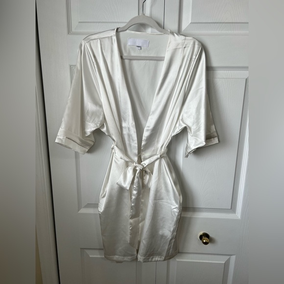 Sale! White Satin Robe - Picture 2 of 10